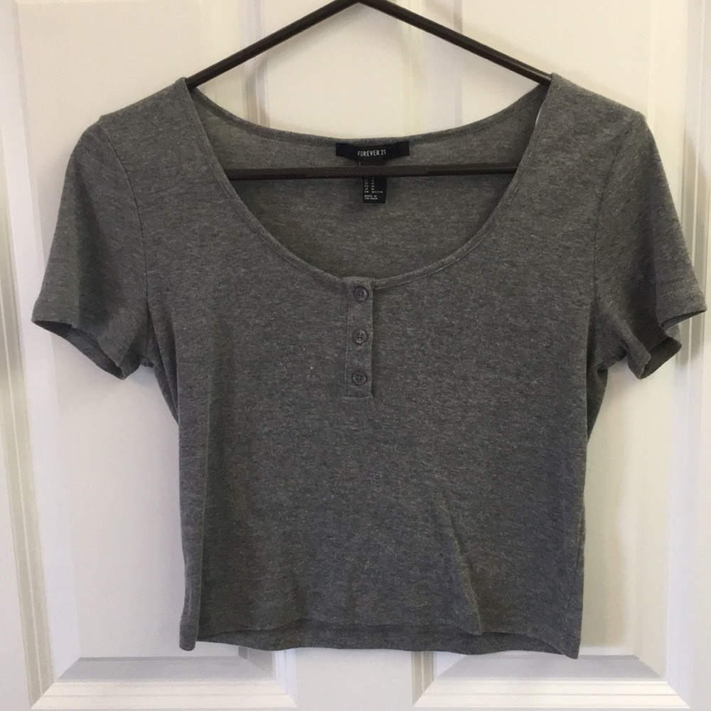 gray crop top